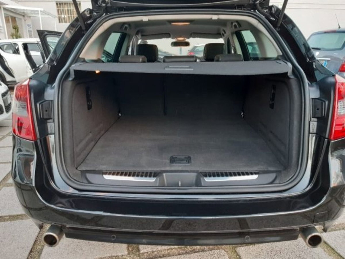 Renault Laguna SporTour 2.0 dCi 150CV SporTour 4Control (19)