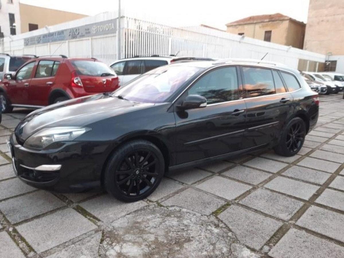 Renault Laguna SporTour 2.0 dCi 150CV SporTour 4Control (2)