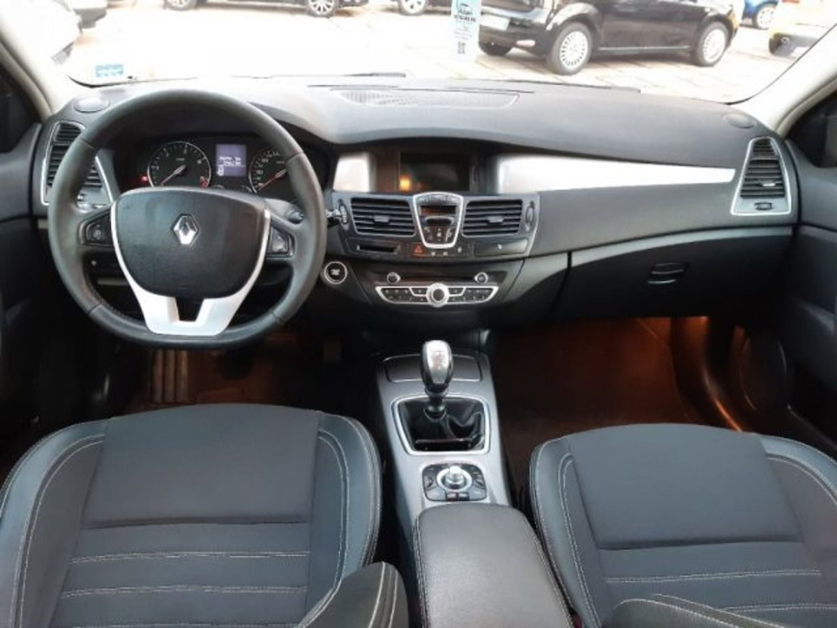 Renault Laguna SporTour 2.0 dCi 150CV SporTour 4Control (5)