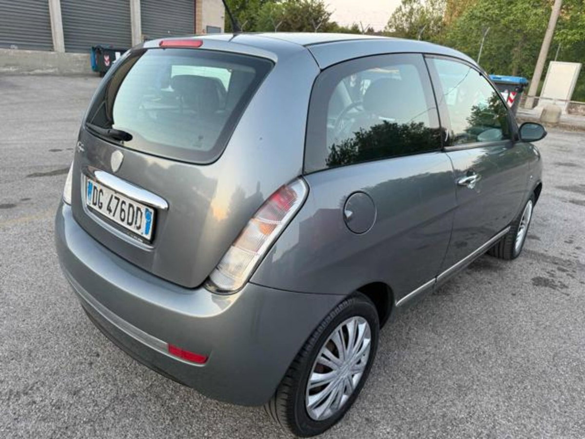 Lancia Ypsilon 1.2 Argento (15)