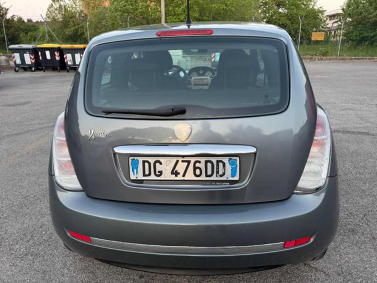 Lancia Ypsilon 1.2 Argento (11)