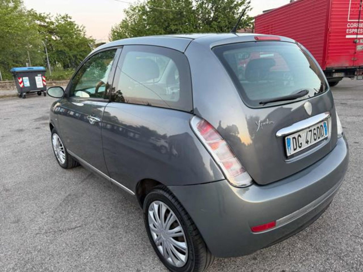 Lancia Ypsilon 1.2 Argento (12)