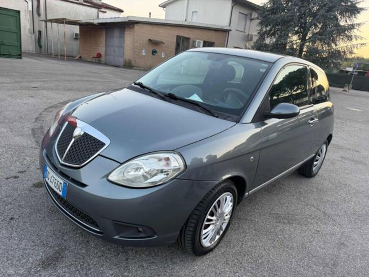 Lancia Ypsilon 1.2 Argento (13)