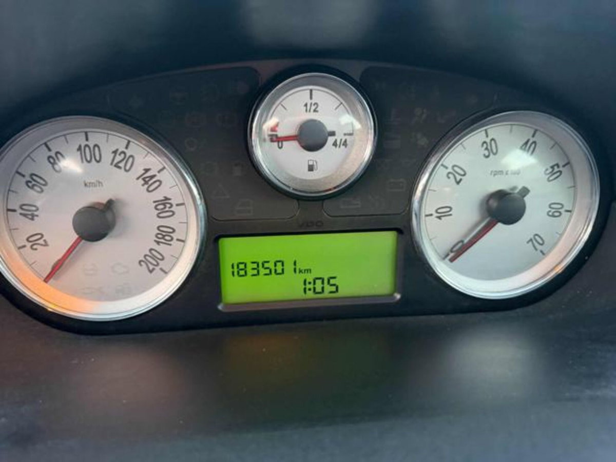 Lancia Ypsilon 1.2 Argento (2)