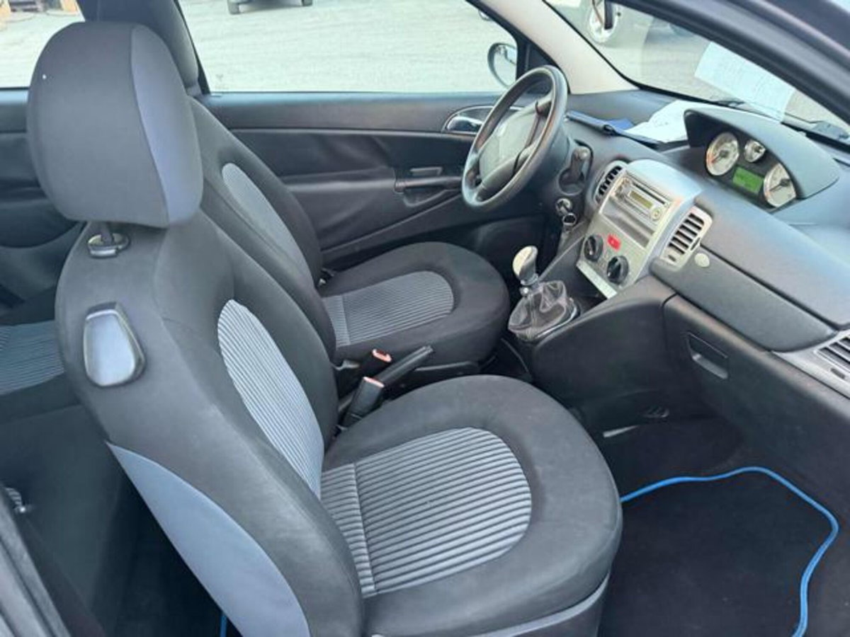 Lancia Ypsilon 1.2 Argento (7)