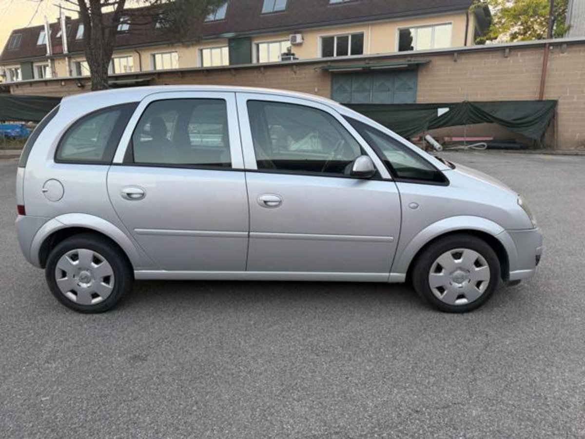 Opel Meriva 1.4 16V Club (18)