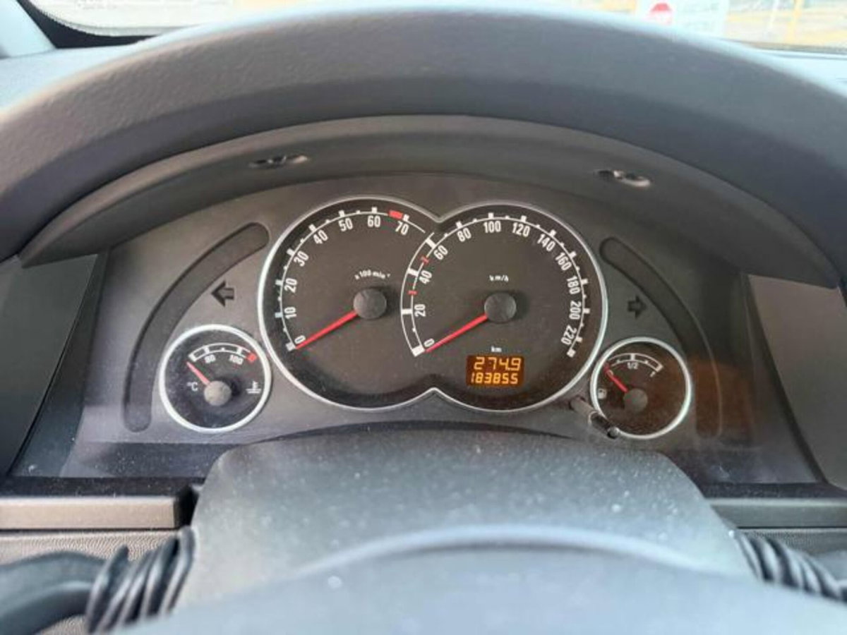 Opel Meriva 1.4 16V Club (9)