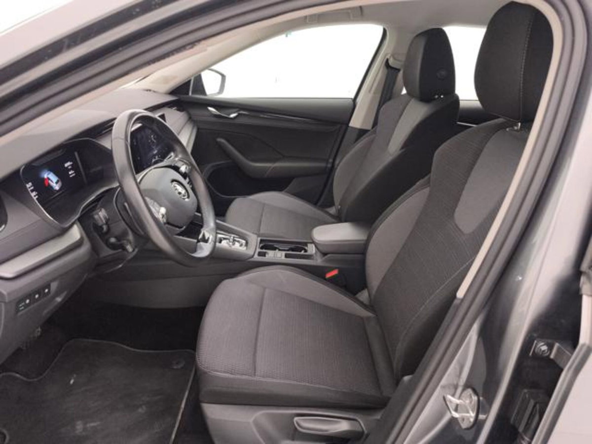 Skoda Octavia Station Wagon 2.0 TDI EVO SCR 150 CV DSG 4x4 Wagon Executive (11)