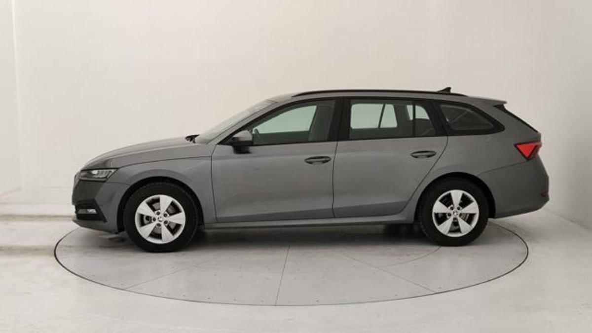 Skoda Octavia Station Wagon 2.0 TDI EVO SCR 150 CV DSG 4x4 Wagon Executive (2)