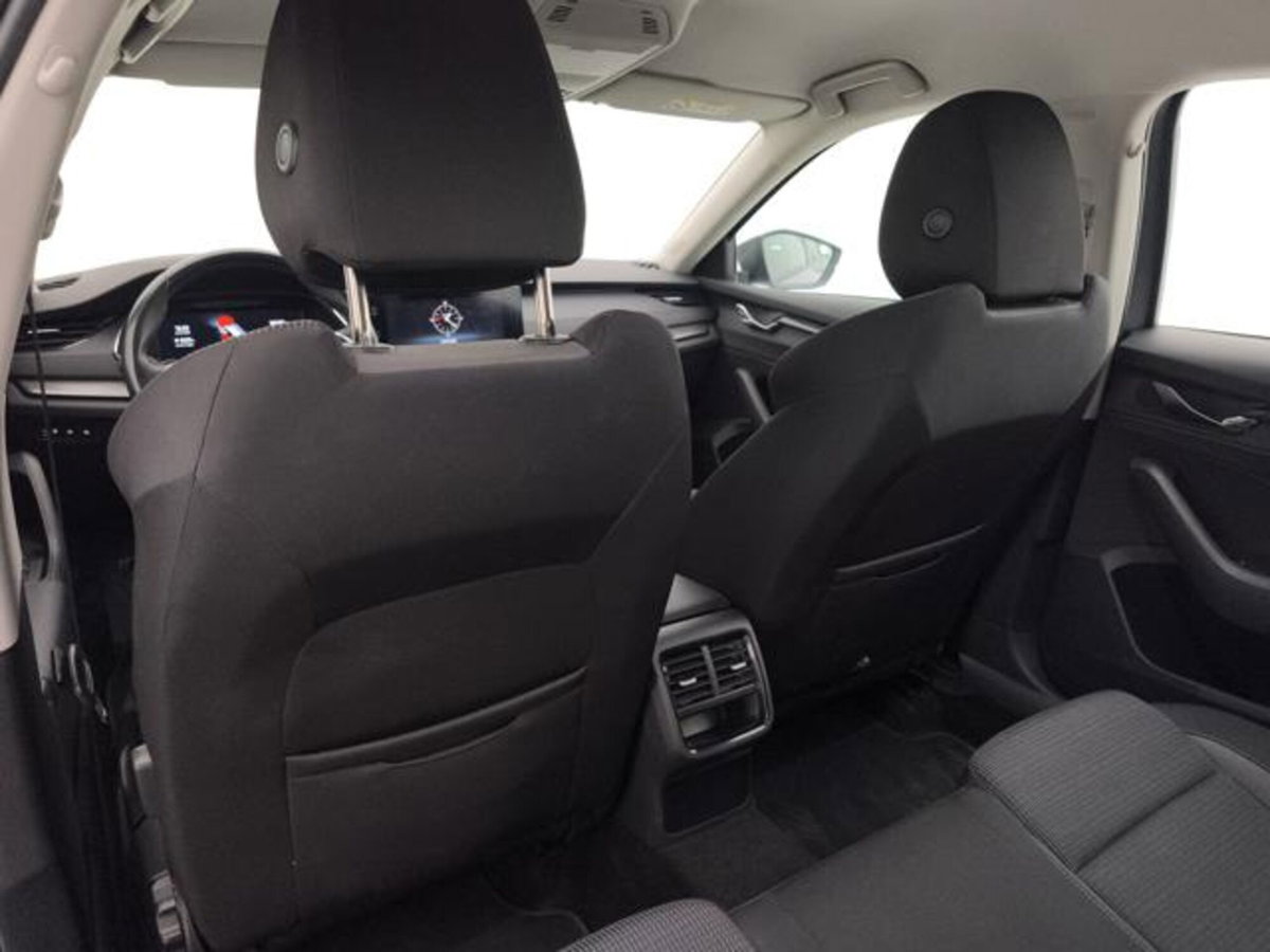 Skoda Octavia Station Wagon 2.0 TDI EVO SCR 150 CV DSG 4x4 Wagon Executive (20)