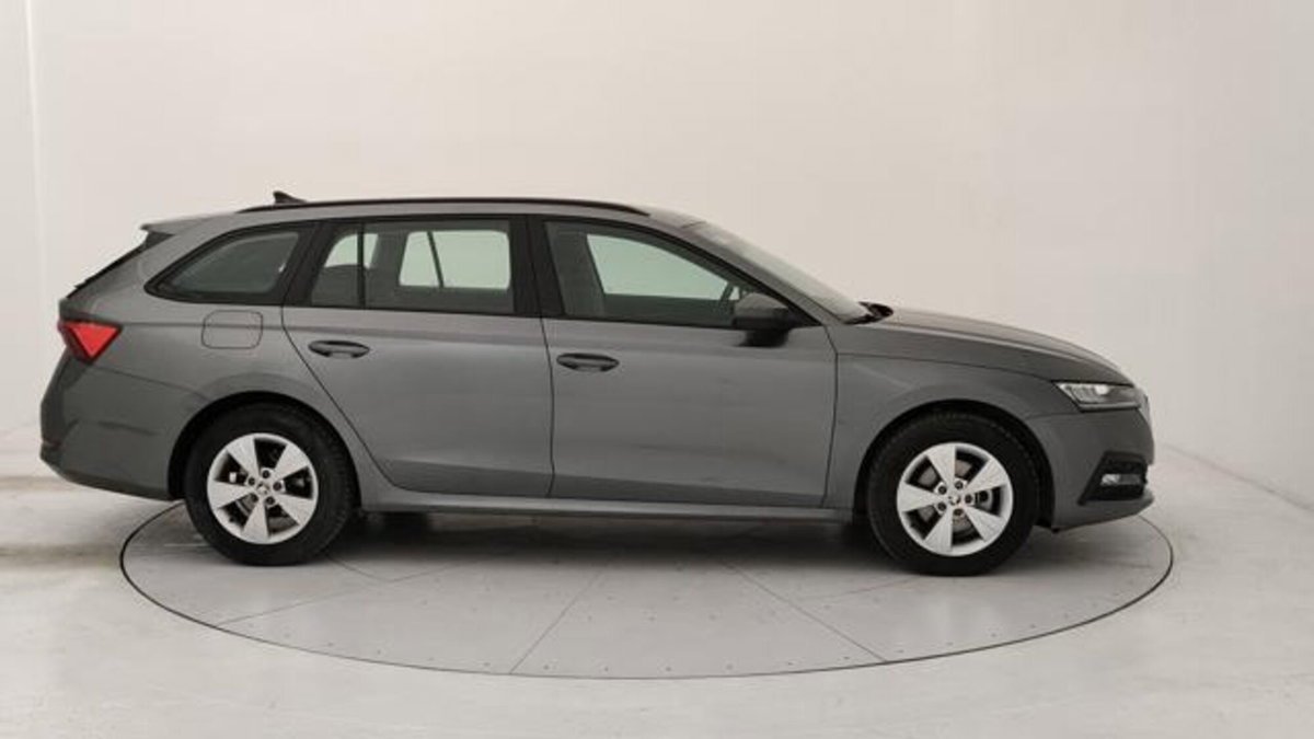Skoda Octavia Station Wagon 2.0 TDI EVO SCR 150 CV DSG 4x4 Wagon Executive (6)