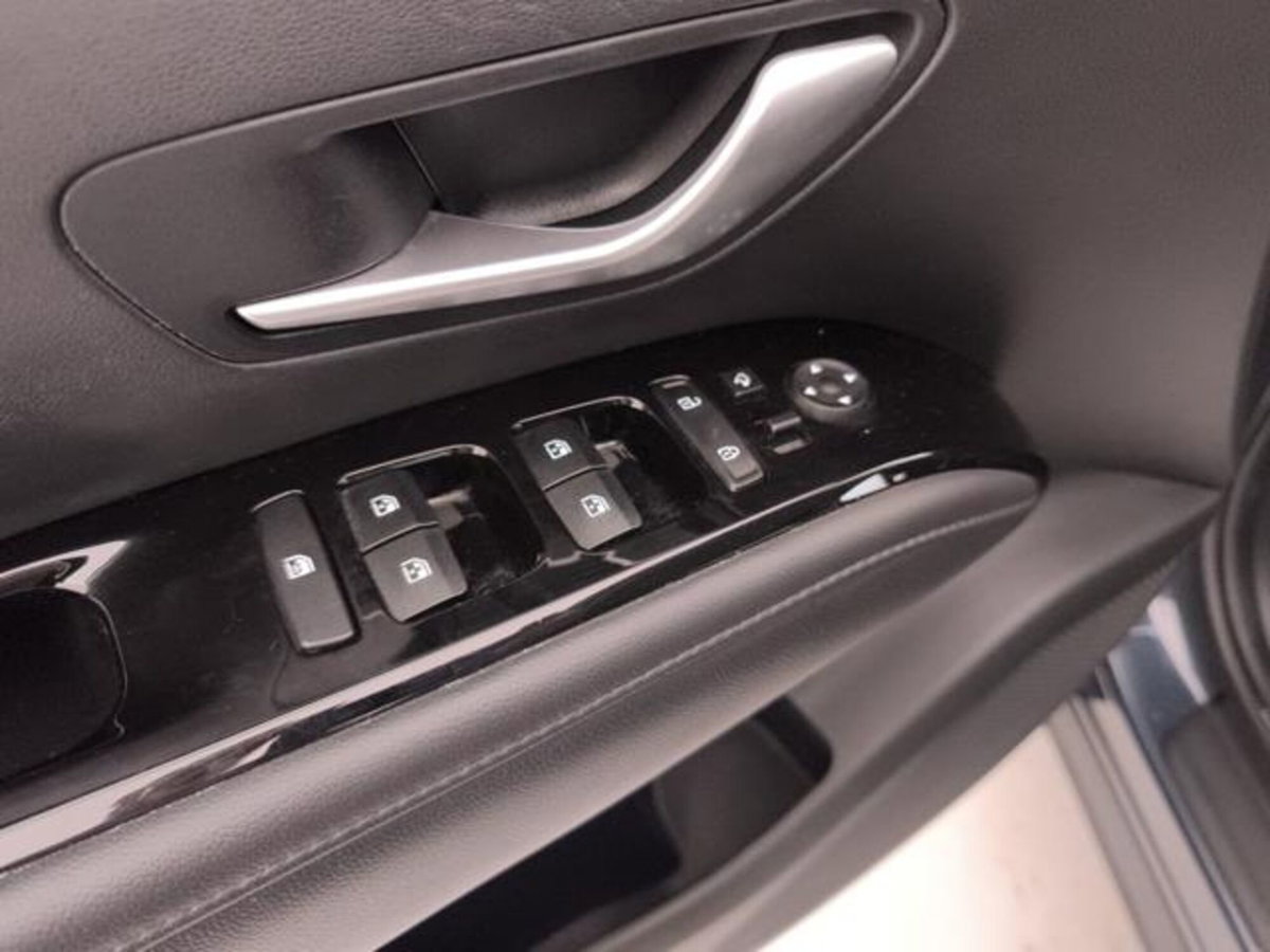 Hyundai Tucson 1.6 crdi 48V Xline 2wd dct (20)