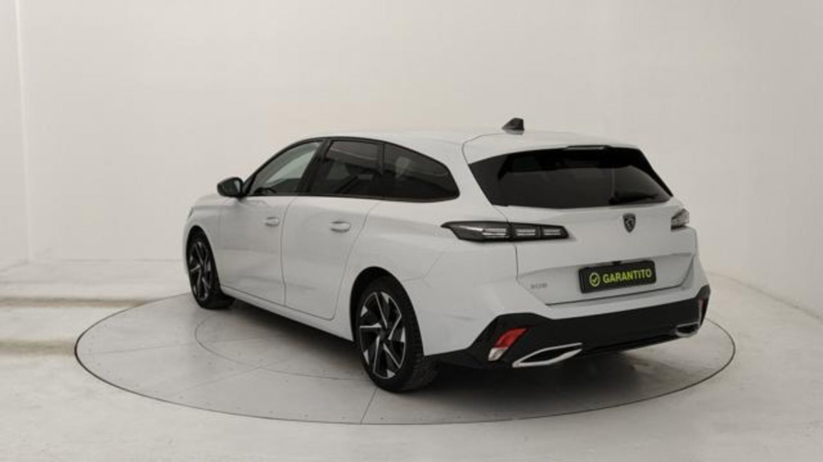 Peugeot 308 SW BlueHDi 130 S&S EAT8 Allure Pack (3)