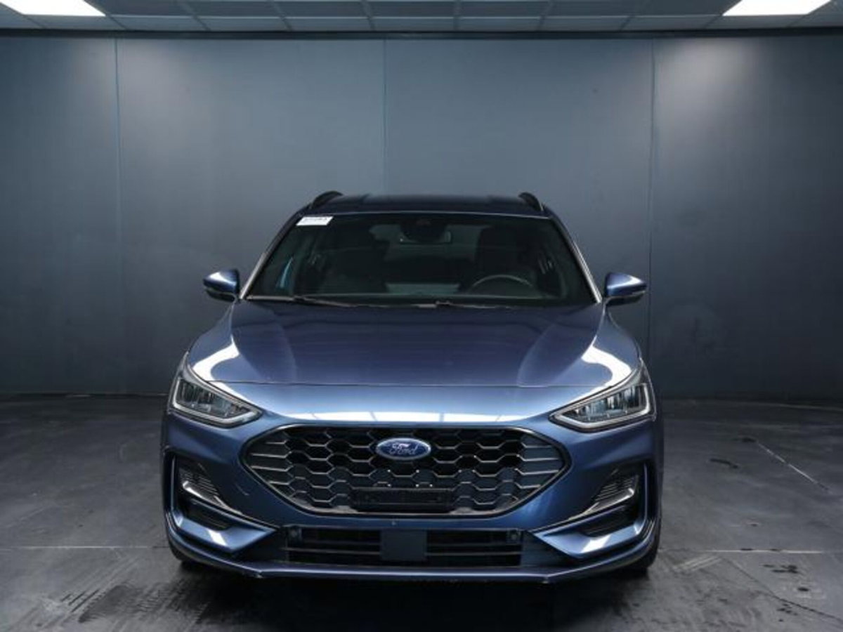 Ford Focus Station Wagon 1.5 EcoBlue 115 CV automatico SW ST-Line Design (2)