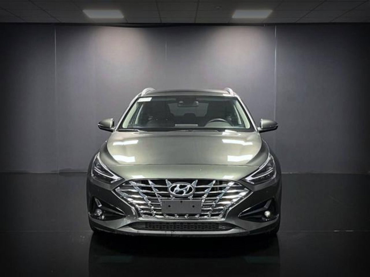 Hyundai i30 Fastback 1.0 T-GDI iMT 48V Prime (2)