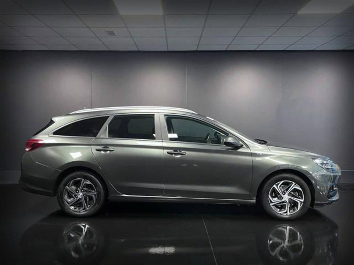 Hyundai i30 Fastback 1.0 T-GDI iMT 48V Prime (4)