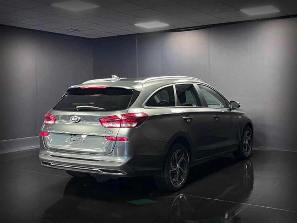Hyundai i30 Fastback 1.0 T-GDI iMT 48V Prime (5)