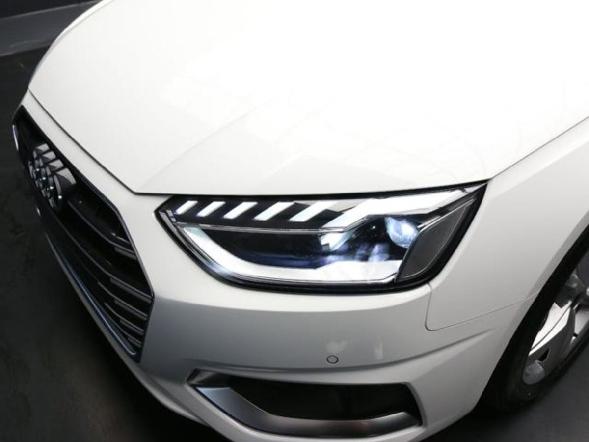 Audi A4 Avant 30 TDI/136 CV S tronic Business Advanced (10)