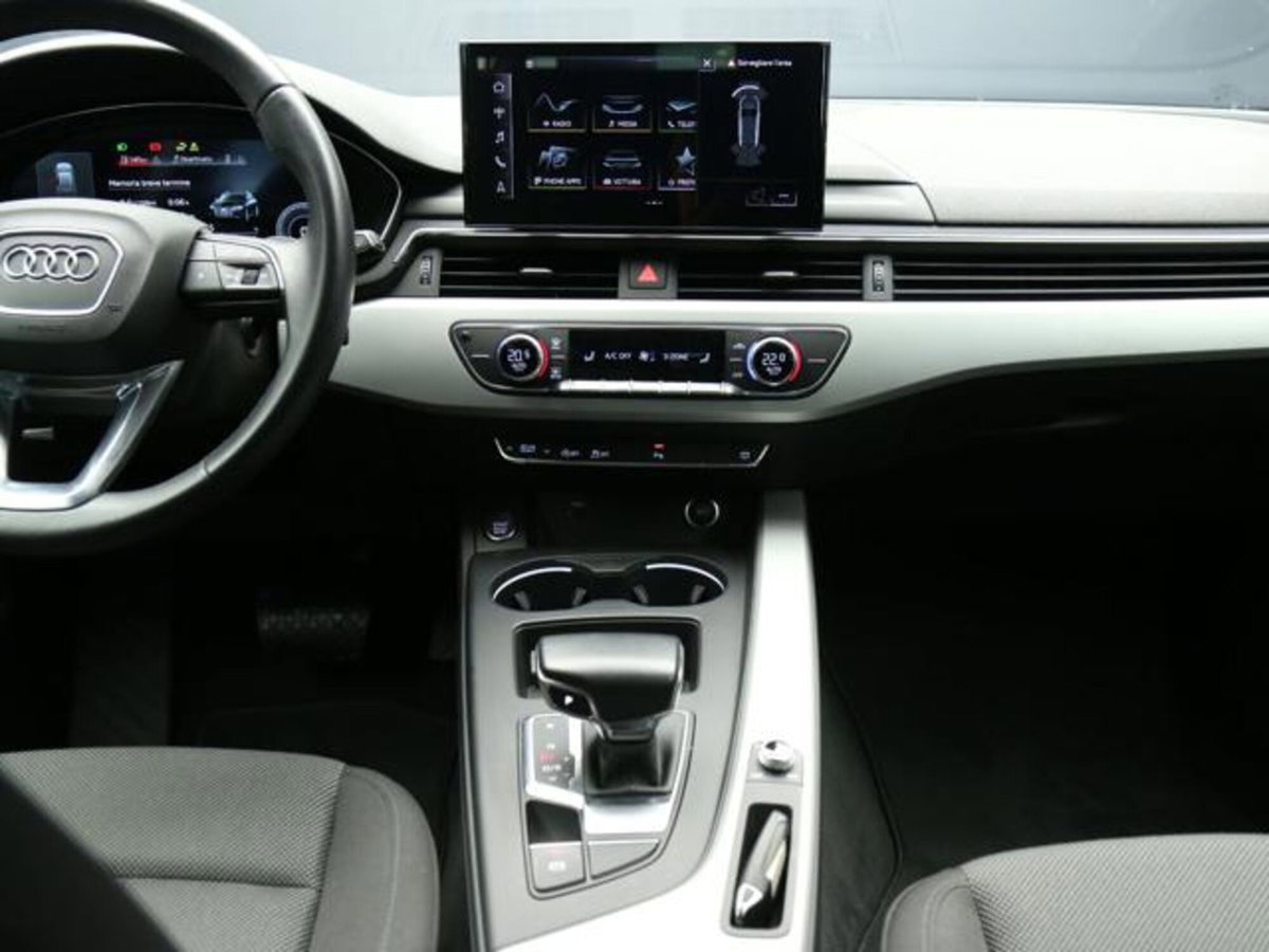 Audi A4 Avant 30 TDI/136 CV S tronic Business Advanced (13)