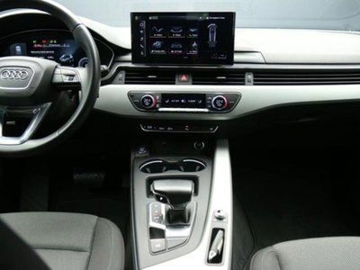 Audi A4 Avant 30 TDI/136 CV S tronic Business Advanced (13)