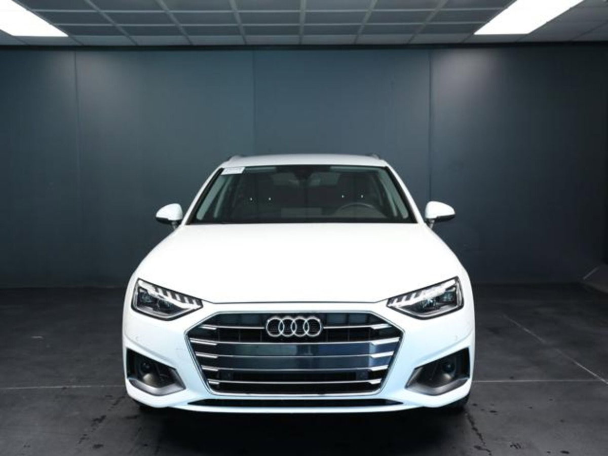 Audi A4 Avant 30 TDI/136 CV S tronic Business Advanced (2)