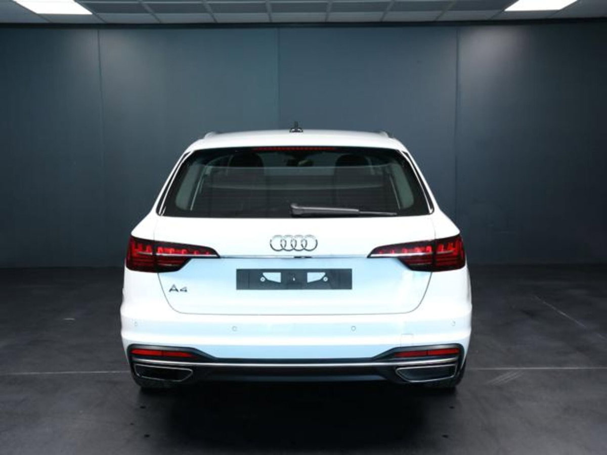 Audi A4 Avant 30 TDI/136 CV S tronic Business Advanced (4)