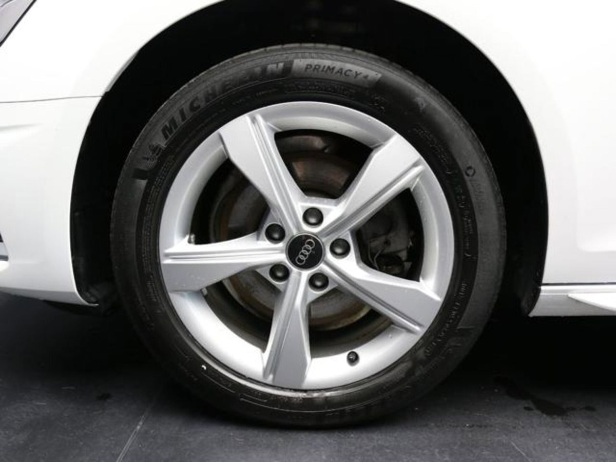 Audi A4 Avant 30 TDI/136 CV S tronic Business Advanced (5)