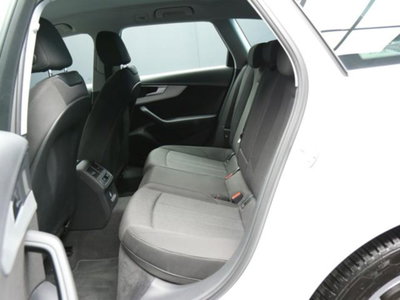 Audi A4 Avant 30 TDI/136 CV S tronic Business Advanced (8)