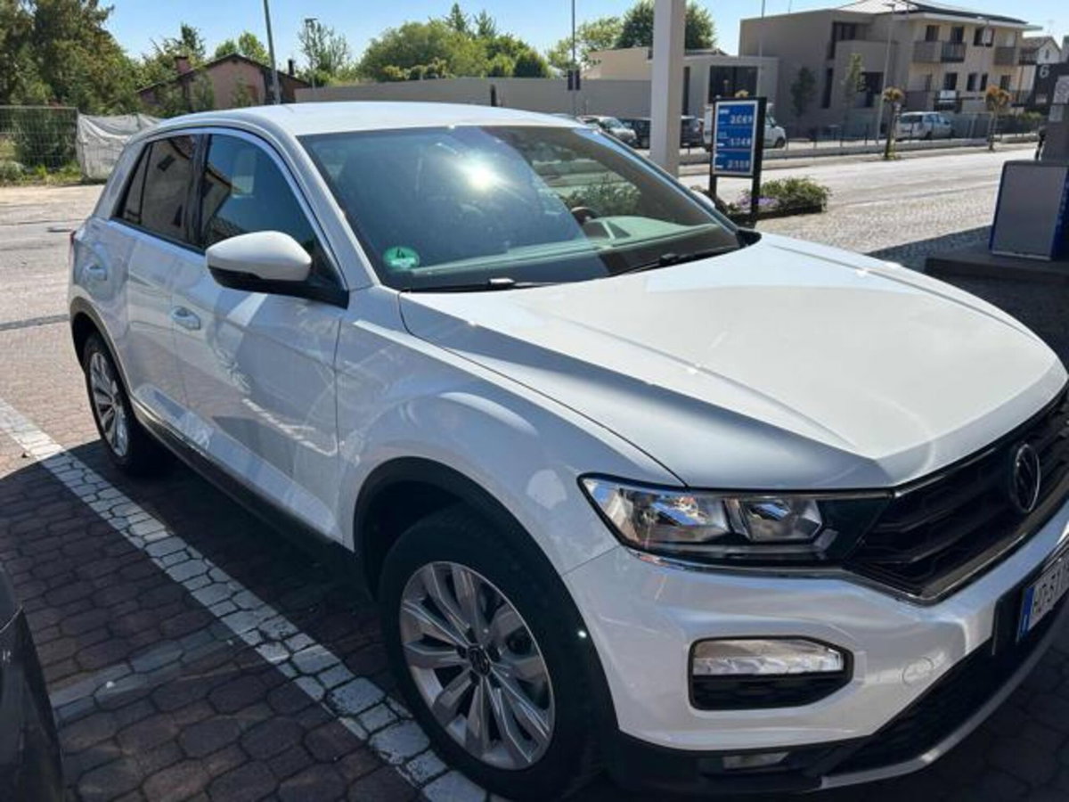 Volkswagen T-Roc 1.5 tsi Life (2)