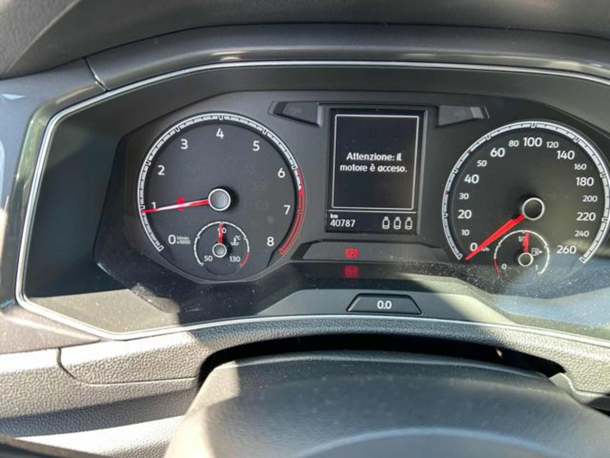 Volkswagen T-Roc 1.5 tsi Life (5)
