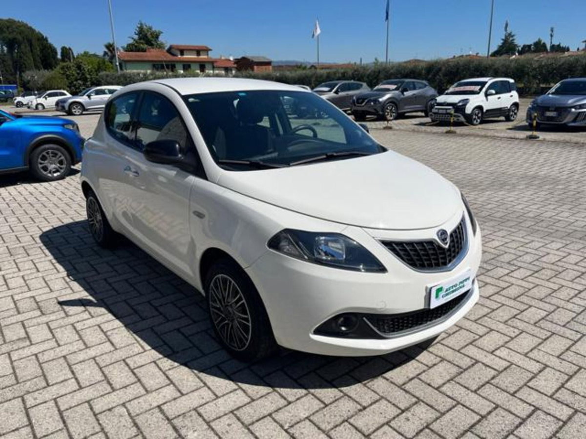 Lancia Ypsilon 1.0 FireFly 5 porte S&S Hybrid Ecochic Gold