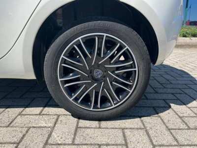 Lancia Ypsilon 1.0 FireFly 5 porte S&S Hybrid Ecochic Gold (14)