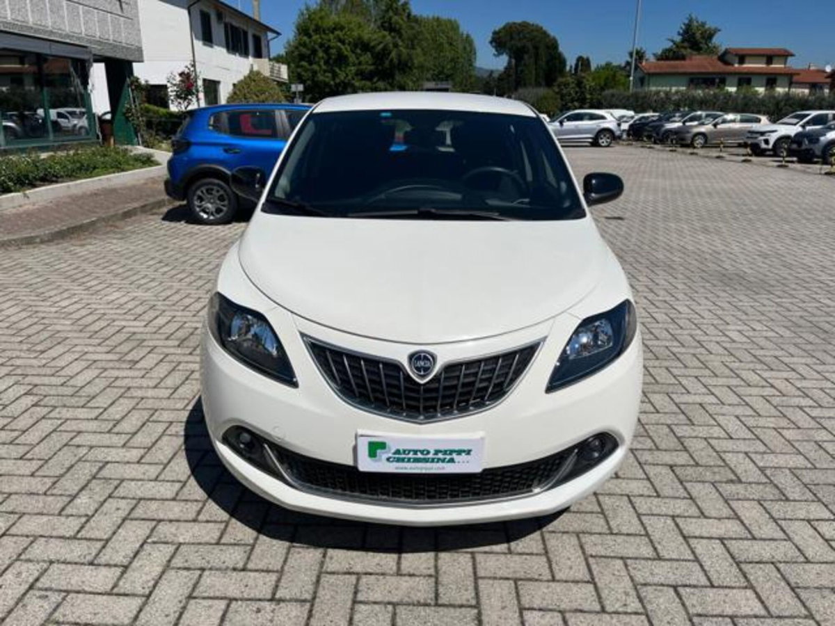 Lancia Ypsilon 1.0 FireFly 5 porte S&S Hybrid Ecochic Gold (2)