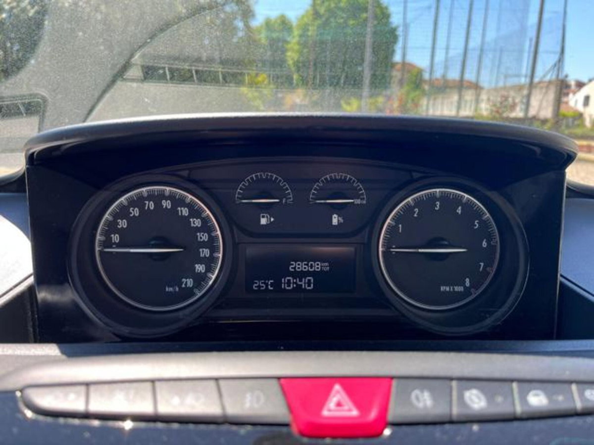 Lancia Ypsilon 1.0 FireFly 5 porte S&S Hybrid Ecochic Gold (9)