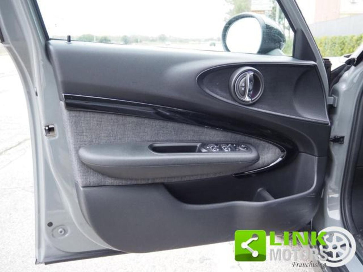 MINI Mini Clubman 2.0 Cooper D Yours Clubman (19)