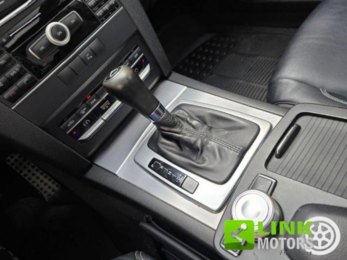 Mercedes-Benz Classe E Coupé 220 CDI Coupé BlueEFFICIENCY Avantgarde (15)