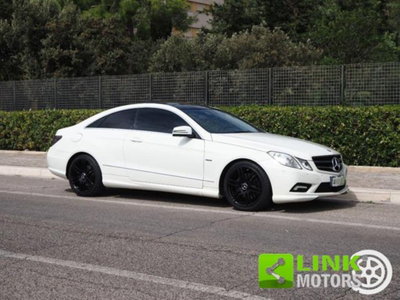 Mercedes-Benz Classe E Coupé 220 CDI Coupé BlueEFFICIENCY Avantgarde (16)