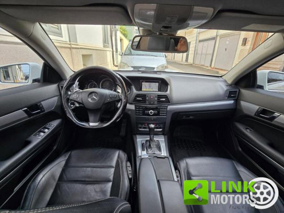 Mercedes-Benz Classe E Coupé 220 CDI Coupé BlueEFFICIENCY Avantgarde (20)
