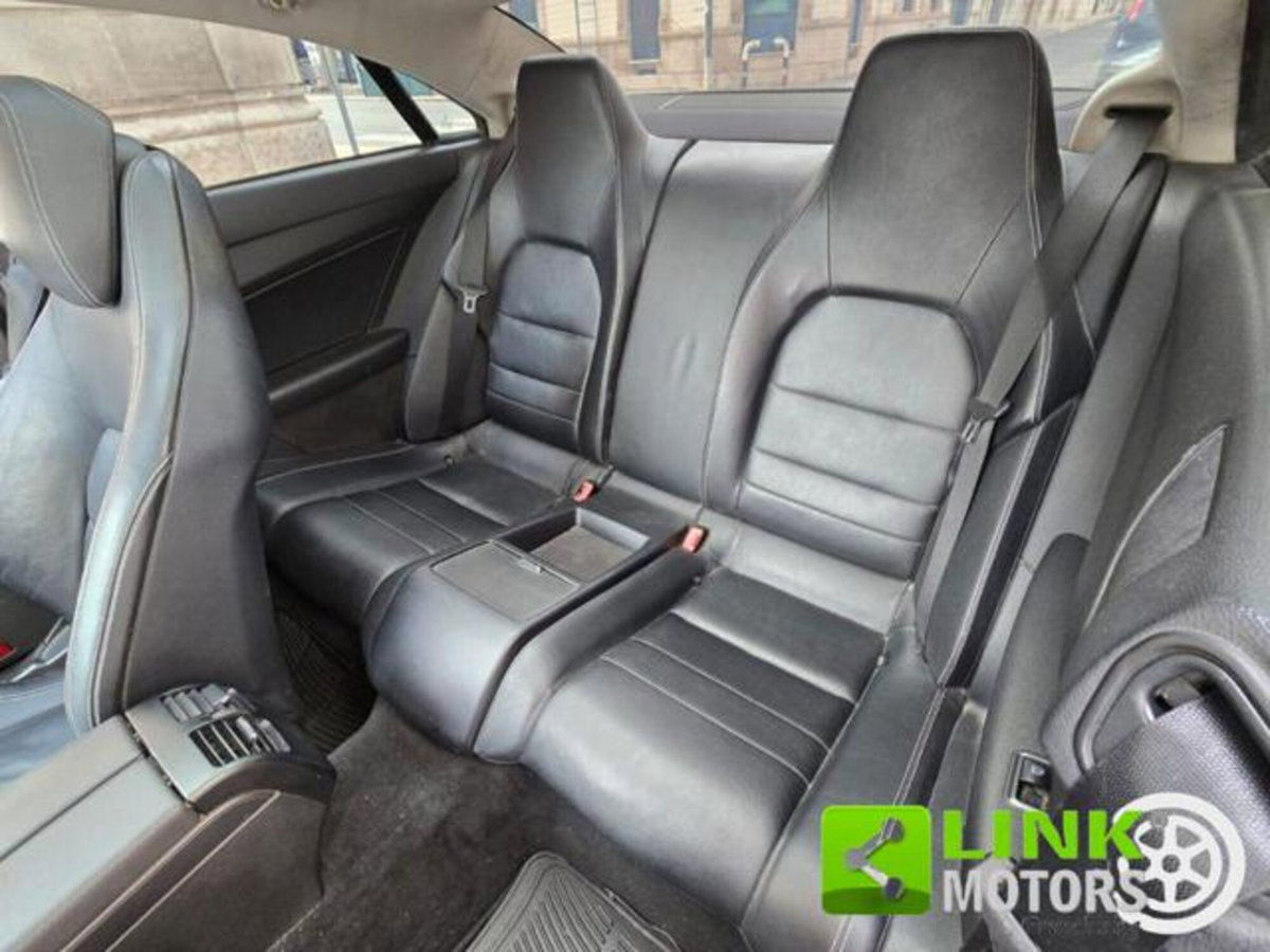 Mercedes-Benz Classe E Coupé 220 CDI Coupé BlueEFFICIENCY Avantgarde (7)