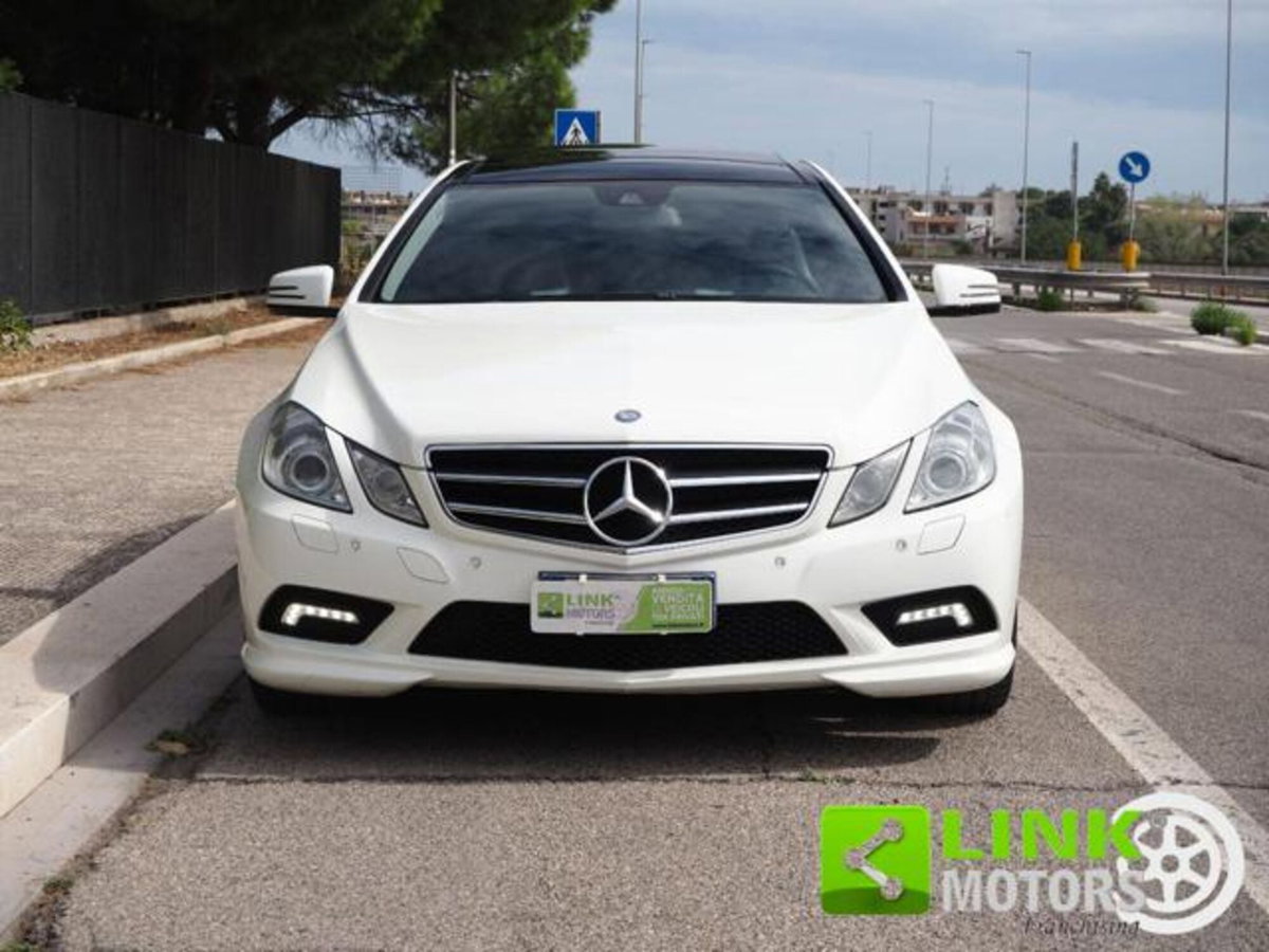 Mercedes-Benz Classe E Coupé 220 CDI Coupé BlueEFFICIENCY Avantgarde (8)