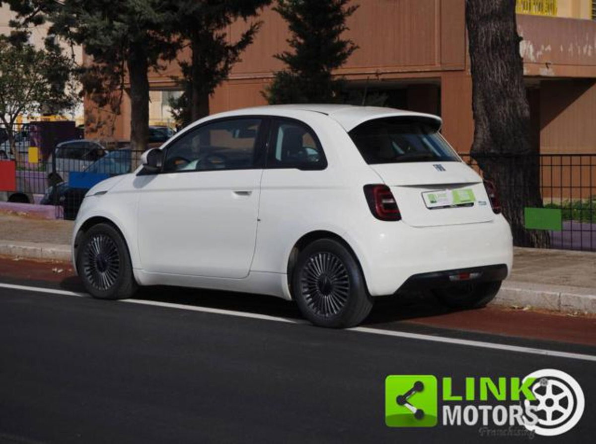 Fiat 500e Icon 3+1 42 kWh (18)