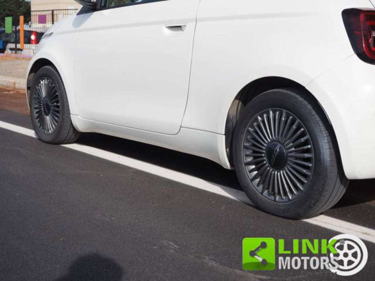 Fiat 500e Icon 3+1 42 kWh (9)