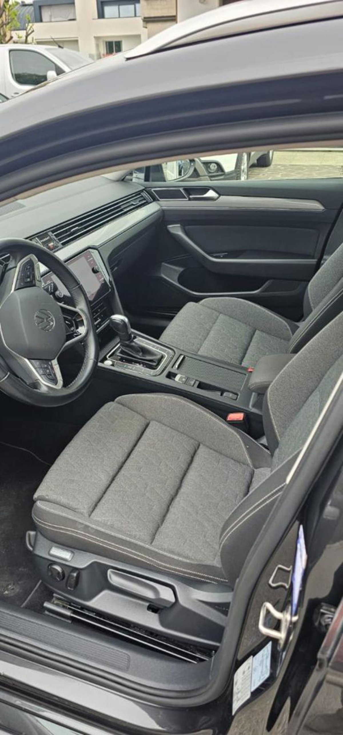 Volkswagen Passat Variant 2.0 TDI SCR EVO DSG Business (10)