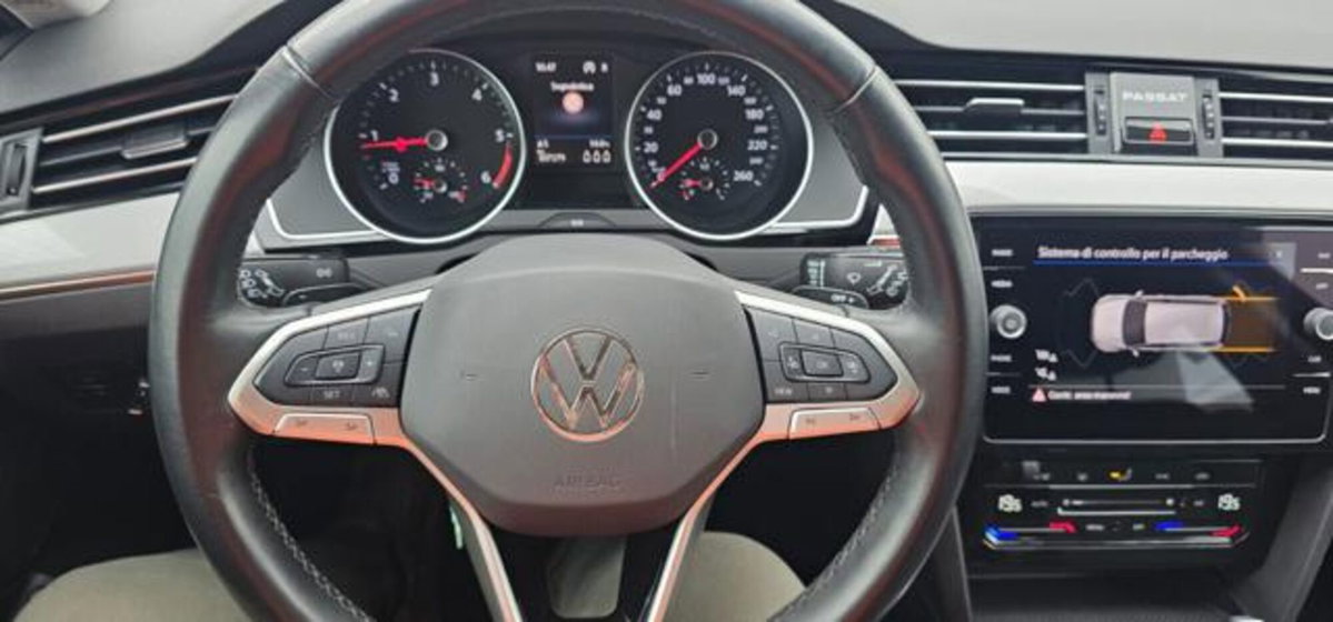 Volkswagen Passat Variant 2.0 TDI SCR EVO DSG Business (11)