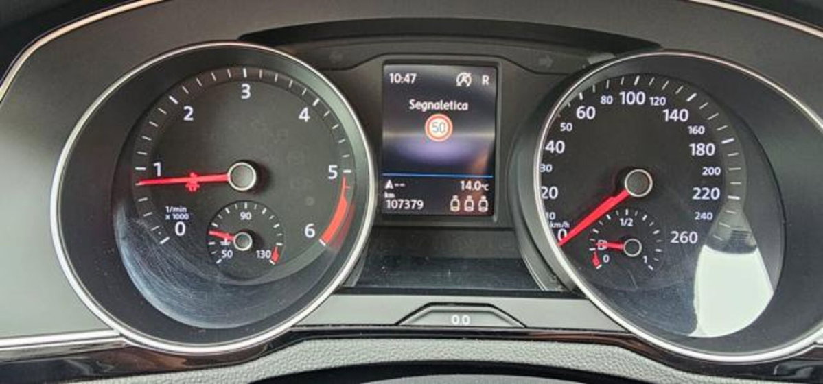 Volkswagen Passat Variant 2.0 TDI SCR EVO DSG Business (12)