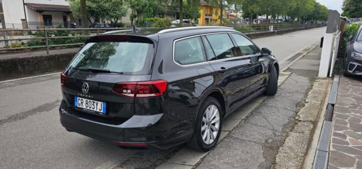 Volkswagen Passat Variant 2.0 TDI SCR EVO DSG Business (5)