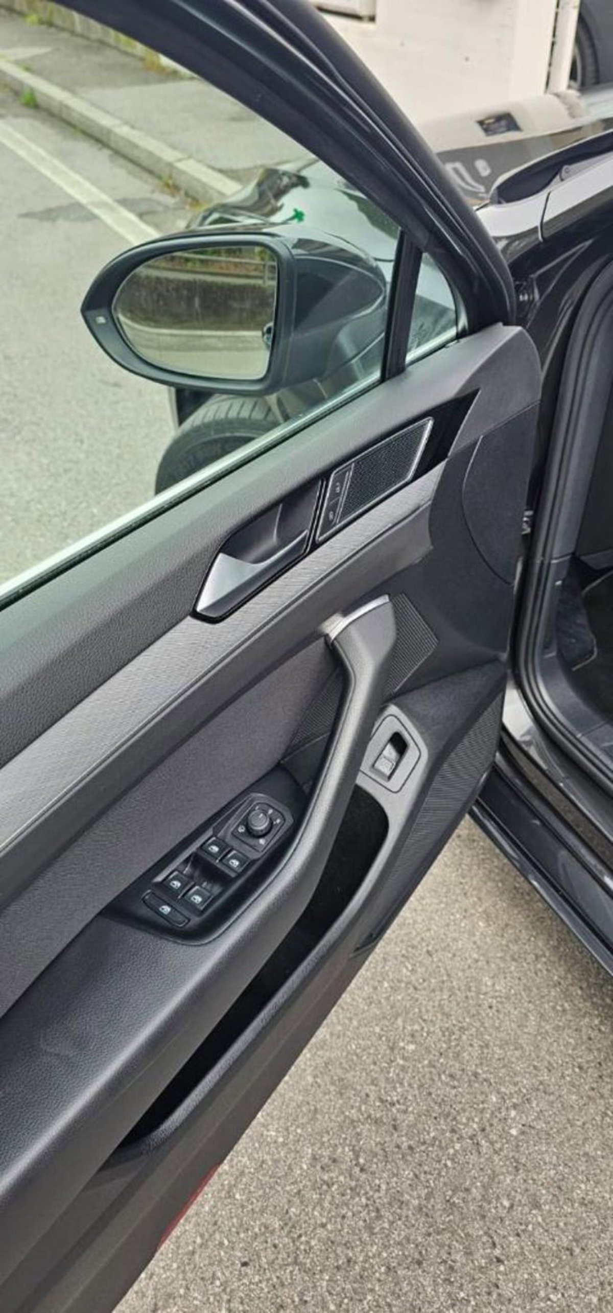 Volkswagen Passat Variant 2.0 TDI SCR EVO DSG Business (9)