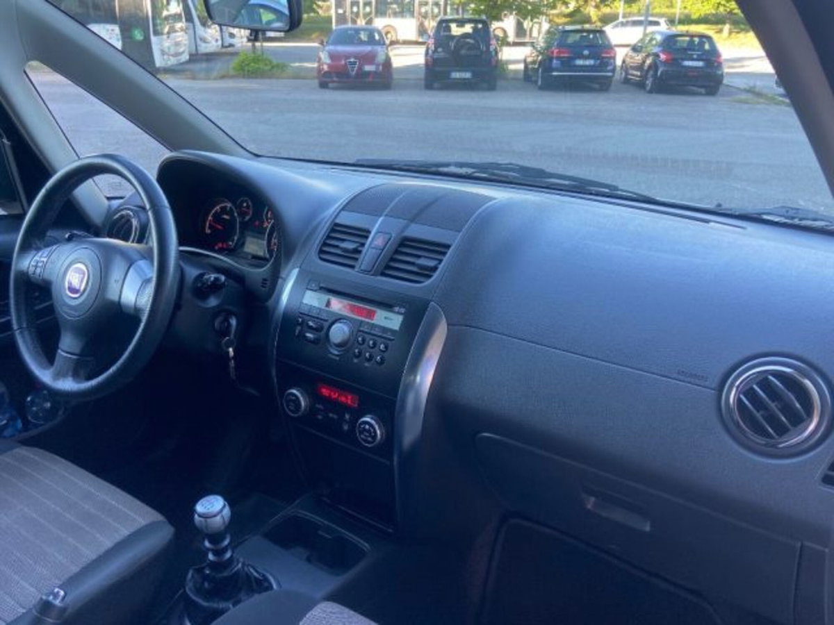 Fiat Sedici 2.0 MJT 16V DPF 4x4 Dynamic (13)