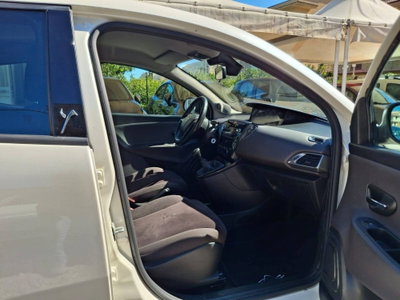 Lancia Ypsilon 1.3 MJT 16V 95 CV 5 porte S&S Gold (14)