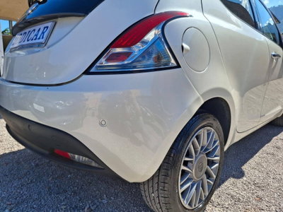 Lancia Ypsilon 1.3 MJT 16V 95 CV 5 porte S&S Gold (9)